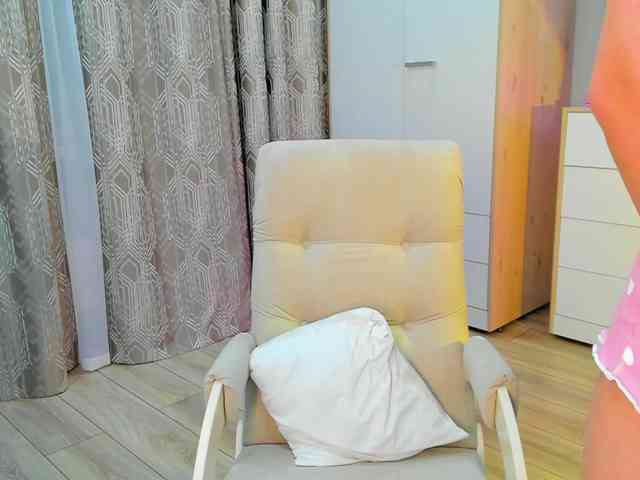 chloe-girl-fantasy webcam