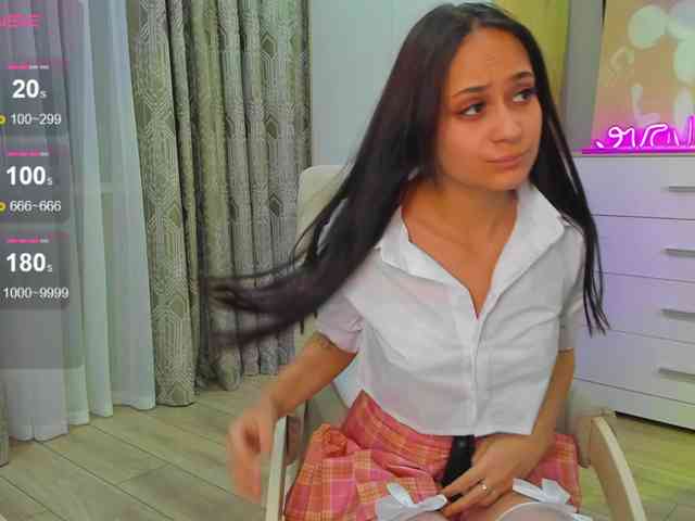 chloe-girl-fantasy webcam