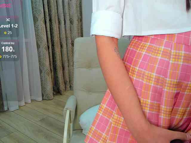 chloe-girl-fantasy webcam