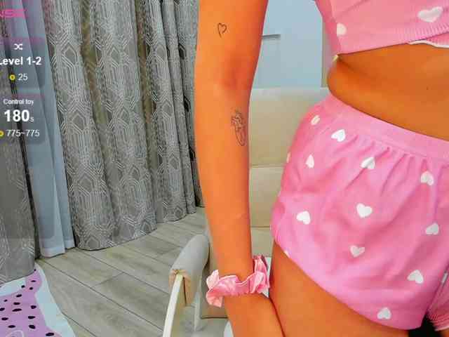 chloe-girl-fantasy webcam