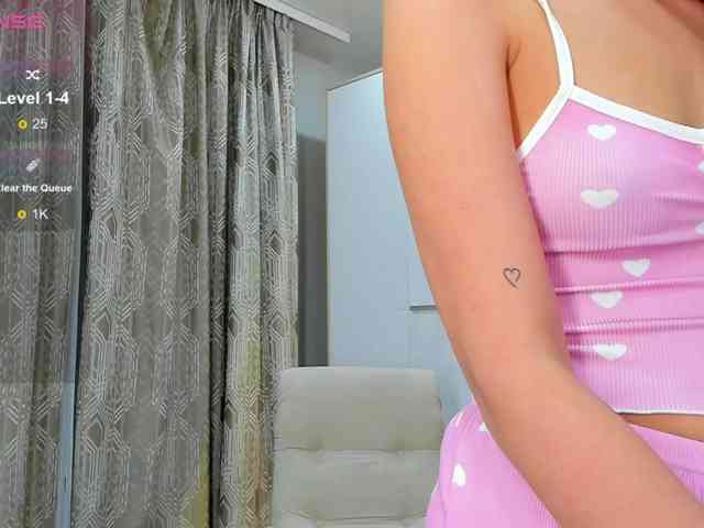 chloe-girl-fantasy webcam