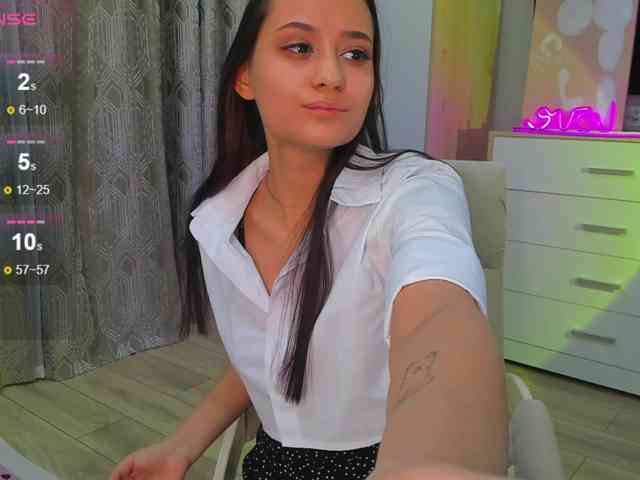 chloe-girl-fantasy webcam