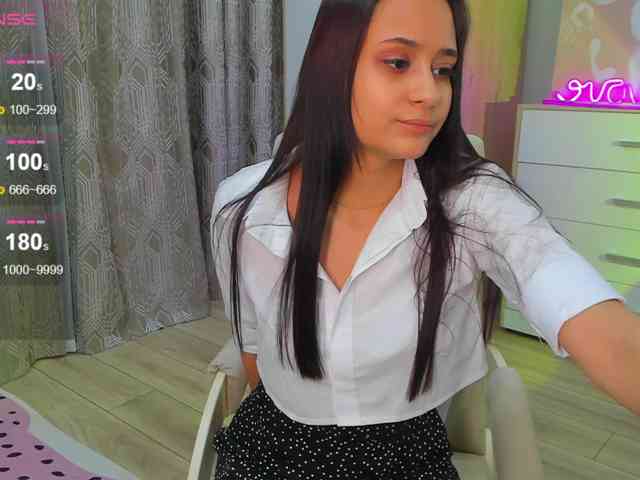 chloe-girl-fantasy webcam