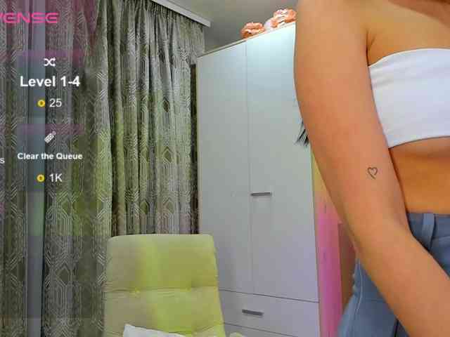 chloe-girl-fantasy webcam