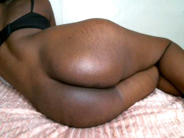 BlushAndMoan's BongaCams show and profile