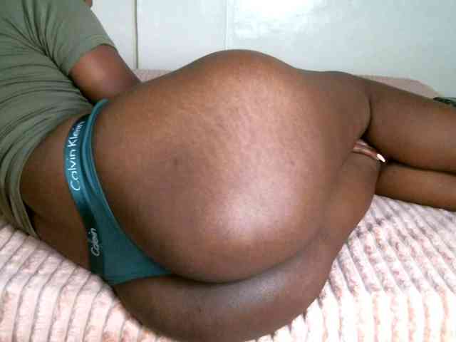 BlushAndMoan Live Webcam on BongaCams