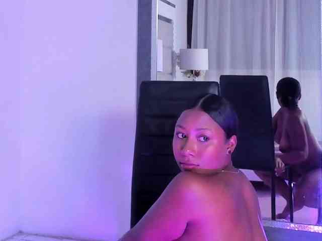 TalianaNewton webcam