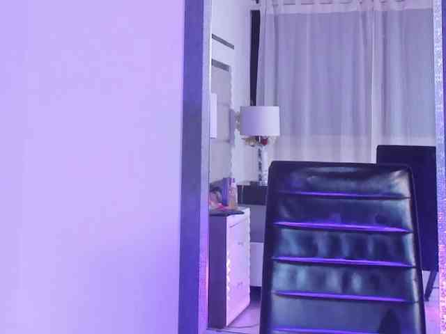 TalianaNewton webcam