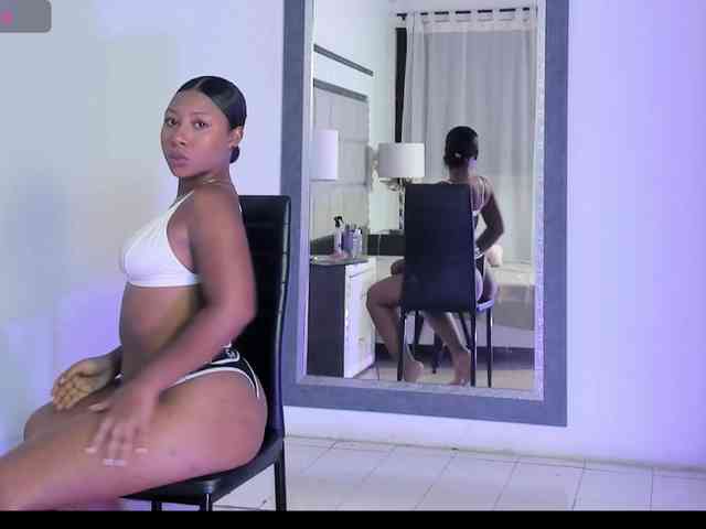 TalianaNewton webcam