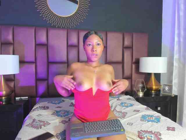 TalianaNewton Live Webcam on BongaCams