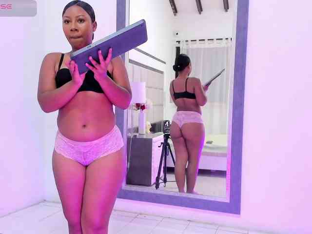 TalianaNewton Live Webcam on BongaCams