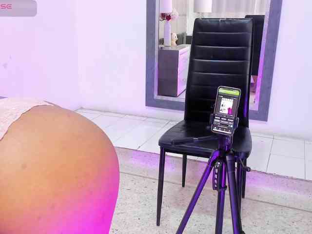 TalianaNewton Live Webcam on BongaCams