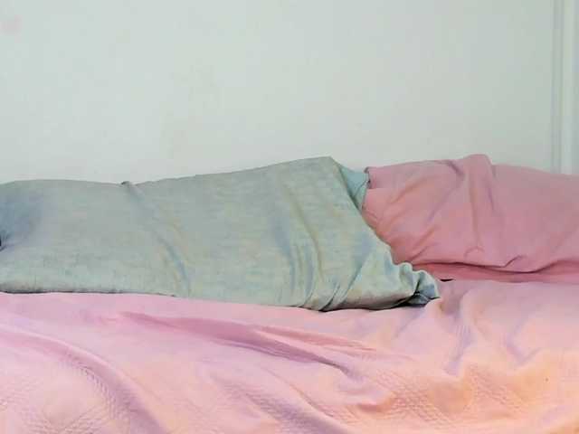 hennyKitty's BongaCams show and profile