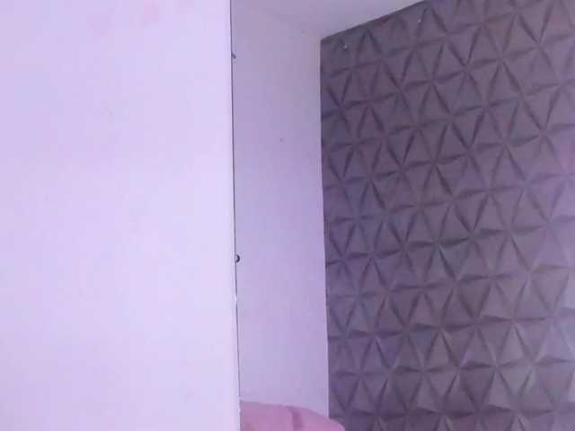 hennyKitty's BongaCams show and profile