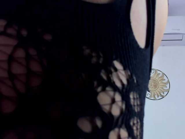 hennyKitty's BongaCams show and profile