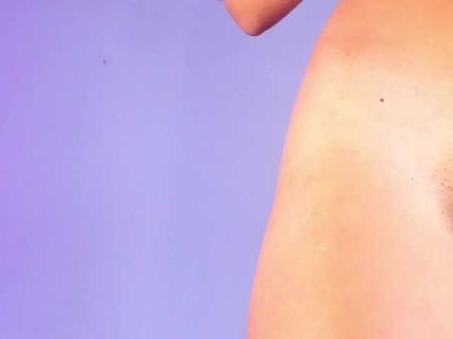 hennyKitty's BongaCams show and profile