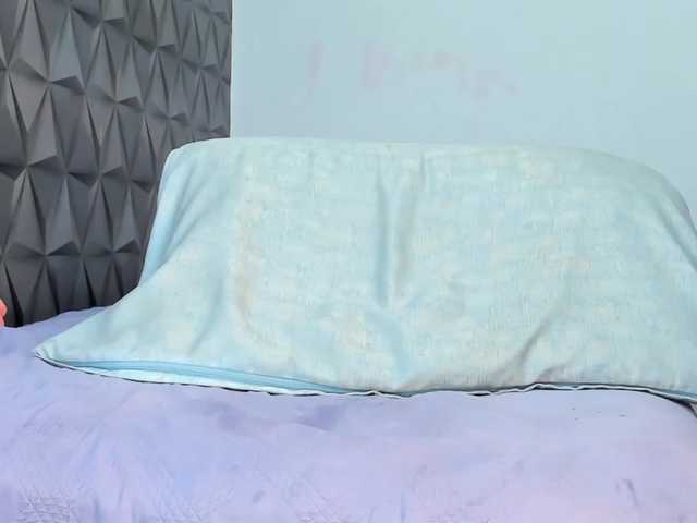 hennyKitty's BongaCams show and profile