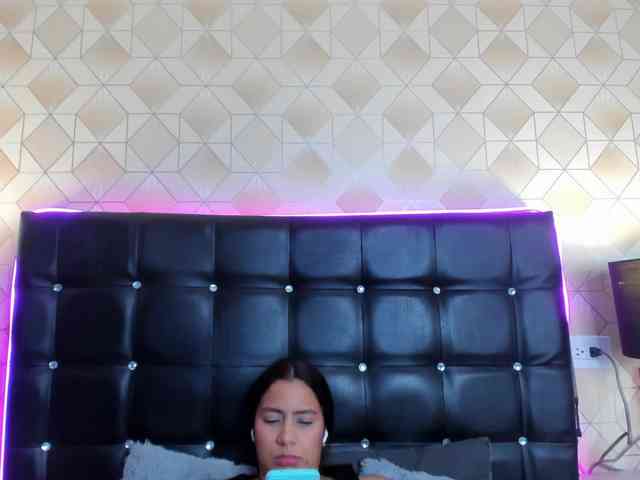 Alexxa-Carter Alexxa-Carter