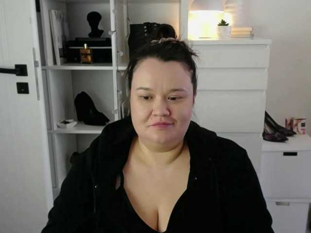 HollyDanceSoul webcam