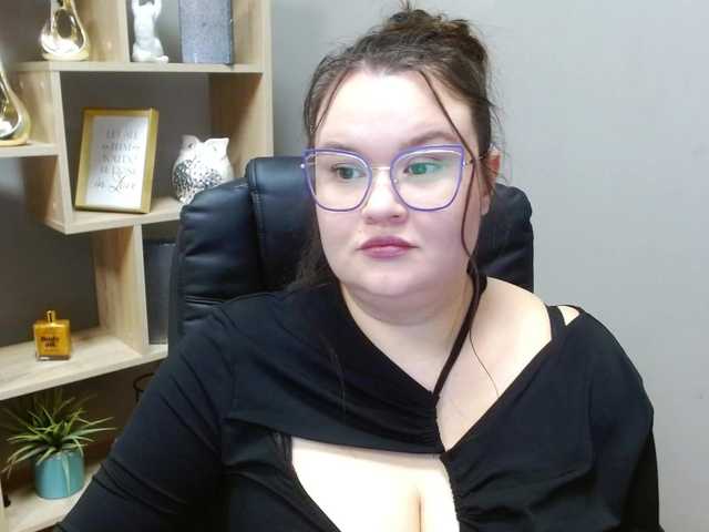 HollyDanceSoul webcam