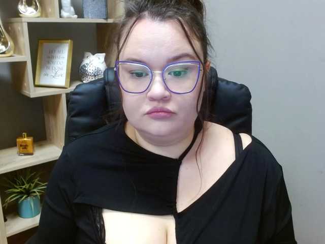 HollyDanceSoul webcam