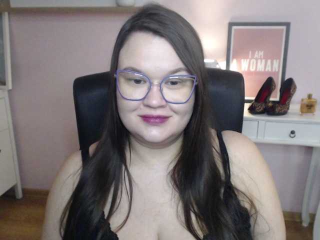 HollyDanceSoul live room