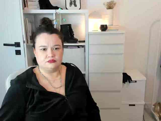 HollyDanceSoul webcam