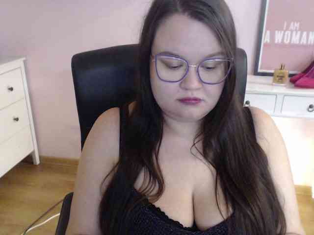 HollyDanceSoul webcam