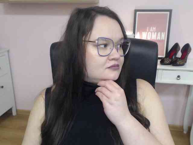 HollyDanceSoul webcam