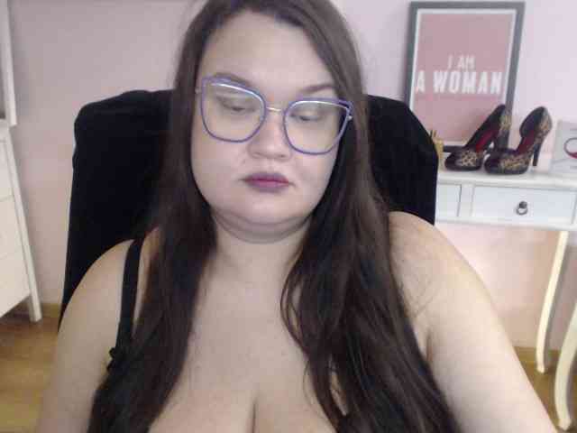 HollyDanceSoul webcam