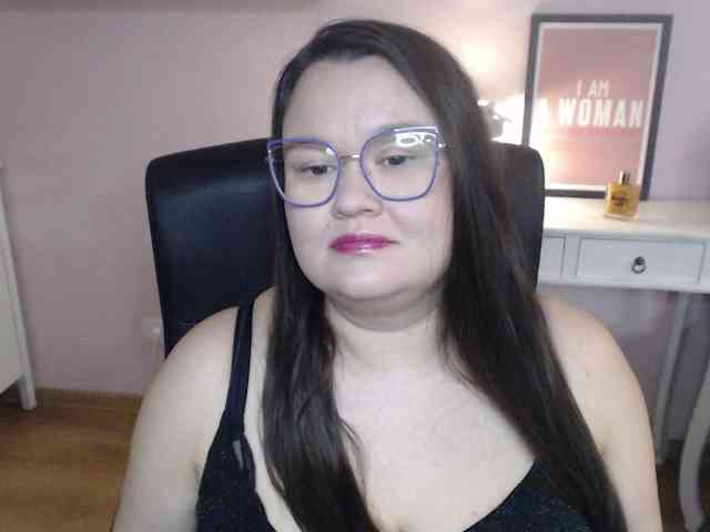 HollyDanceSoul webcam