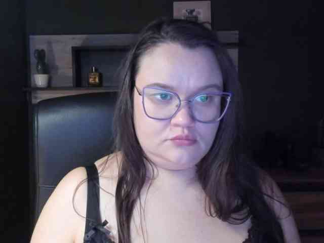 HollyDanceSoul webcam