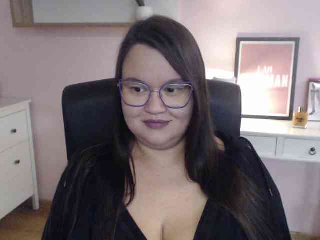 HollyDanceSoul webcam