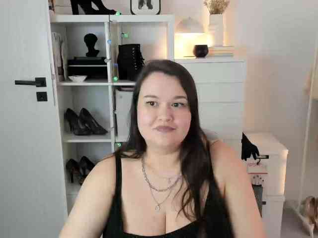 HollyDanceSoul webcam