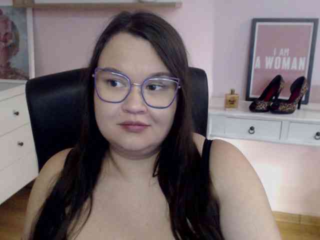 HollyDanceSoul webcam