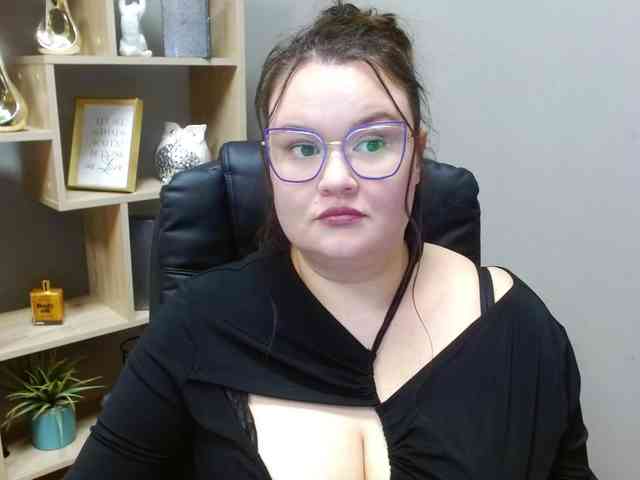 HollyDanceSoul webcam