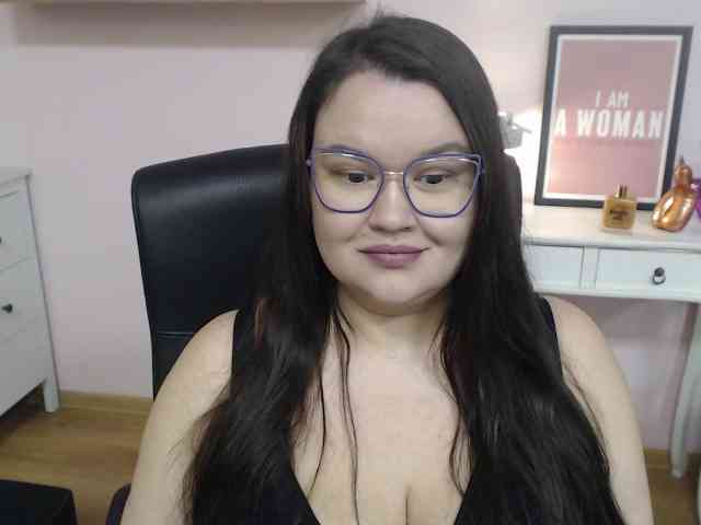 HollyDanceSoul webcam