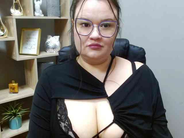 HollyDanceSoul webcam