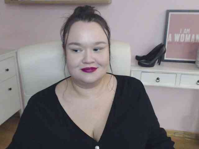 HollyDanceSoul webcam