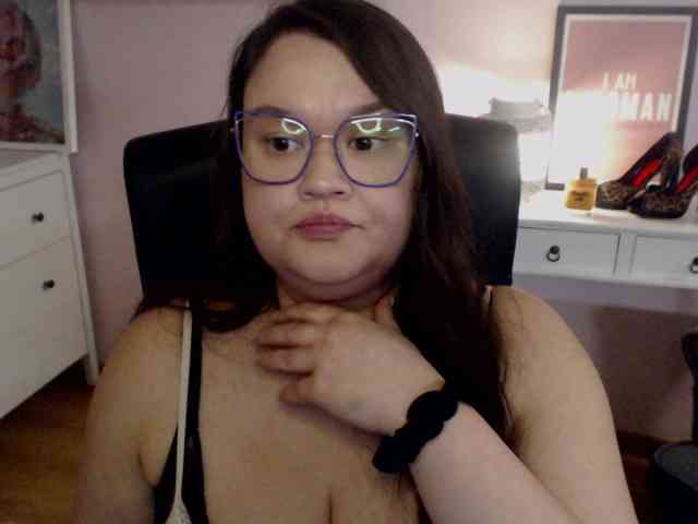 HollyDanceSoul webcam