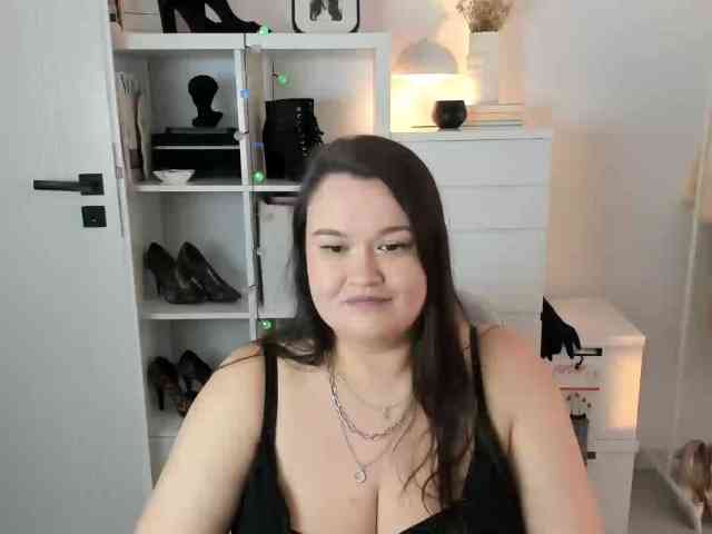 HollyDanceSoul webcam