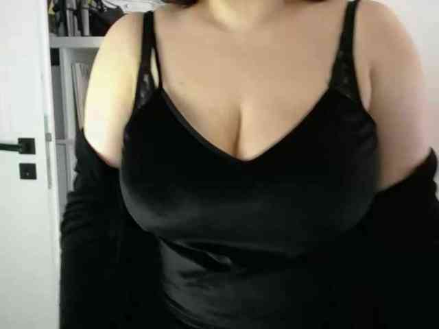 HollyDanceSoul webcam