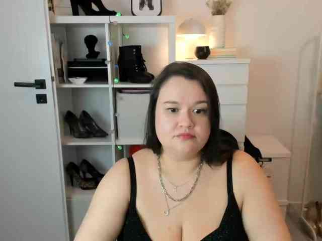 HollyDanceSoul webcam