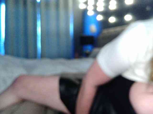 Hothousewife33 webcam