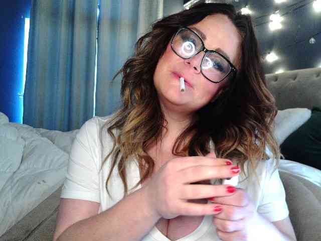 Hothousewife33 webcam