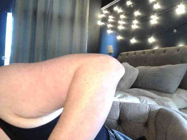 Hothousewife33 webcam