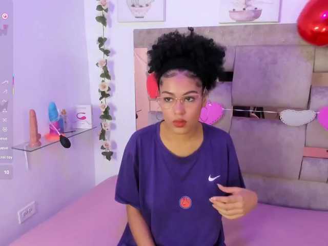 Baddie-Delayla's BongaCams show and profile