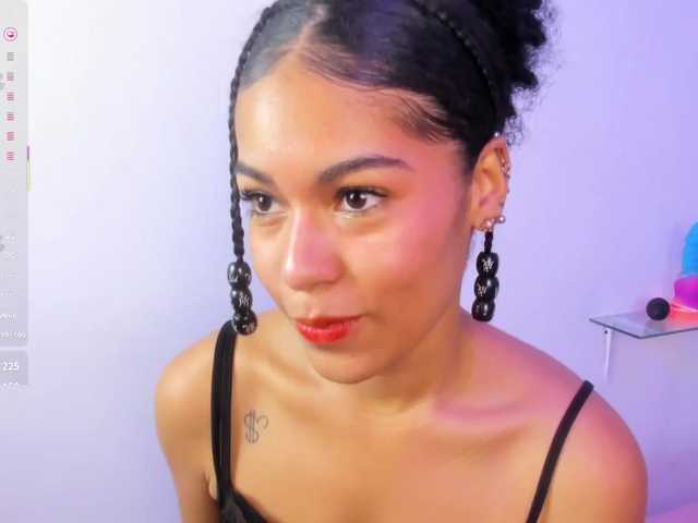 Baddie-Delayla's BongaCams show and profile