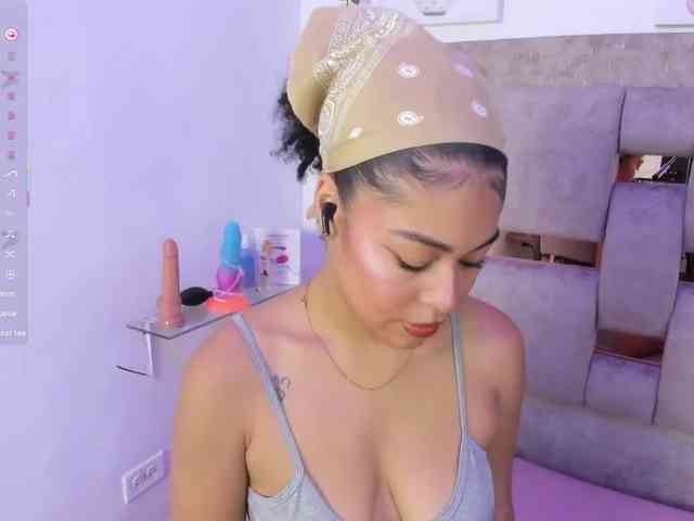 Baddie-Delayla webcam