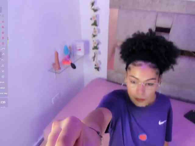 Baddie-Delayla webcam